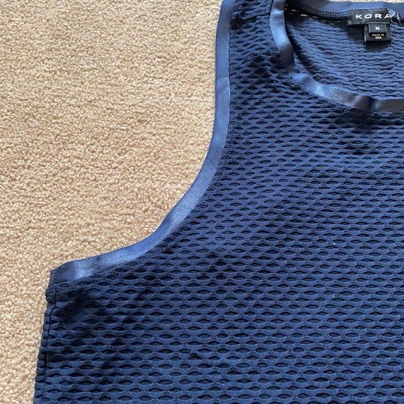 Aerate Open Navy Koral Mesh Workout Tank - Picture 3 of 6
